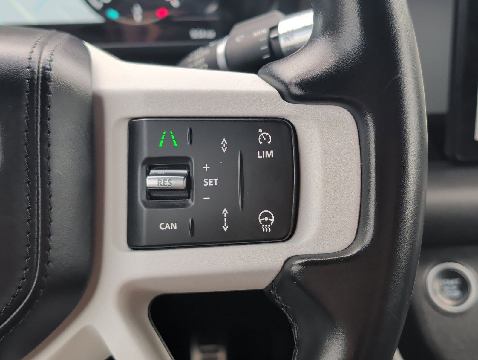 Used 2021 Land Rover Defender 110 X-Dynamic HSE image 15