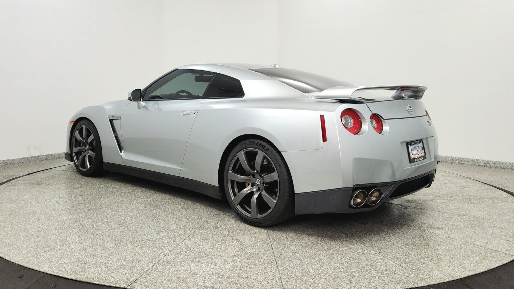 Used 2009 Nissan GT-R Premium AWD/4WD image 3