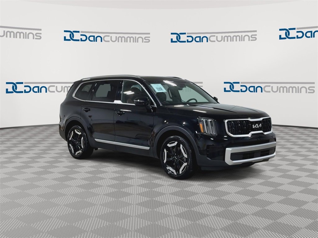 Used 2024 Kia Telluride EX w/ EX Captain's Chair Package image 3