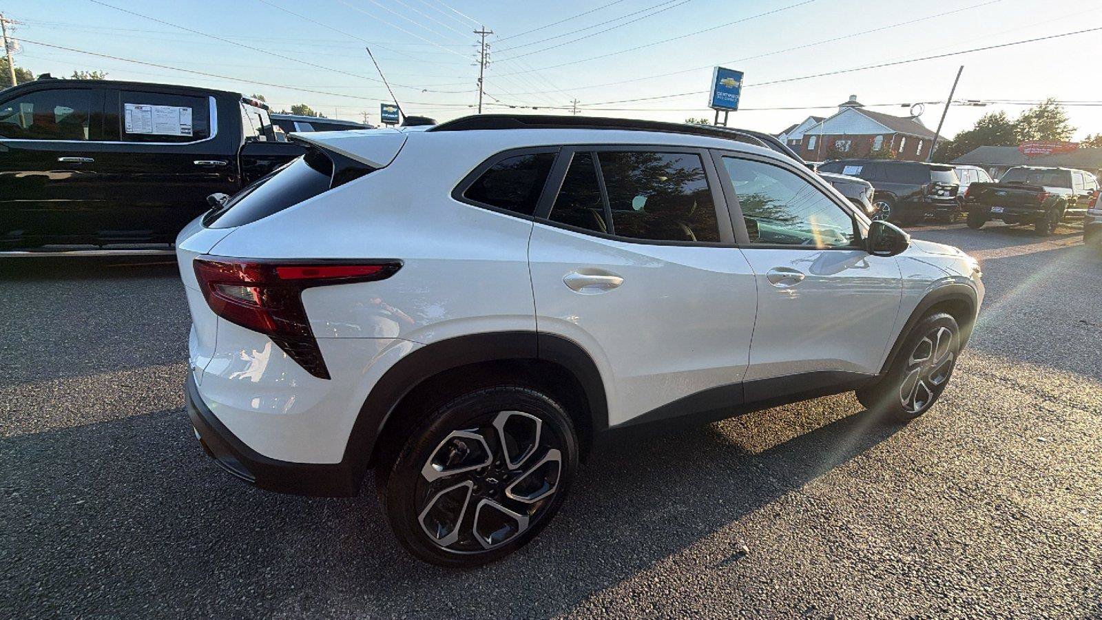 New 2026 Chevrolet Trax RS w/ Driver Confidence Package FWD image 8