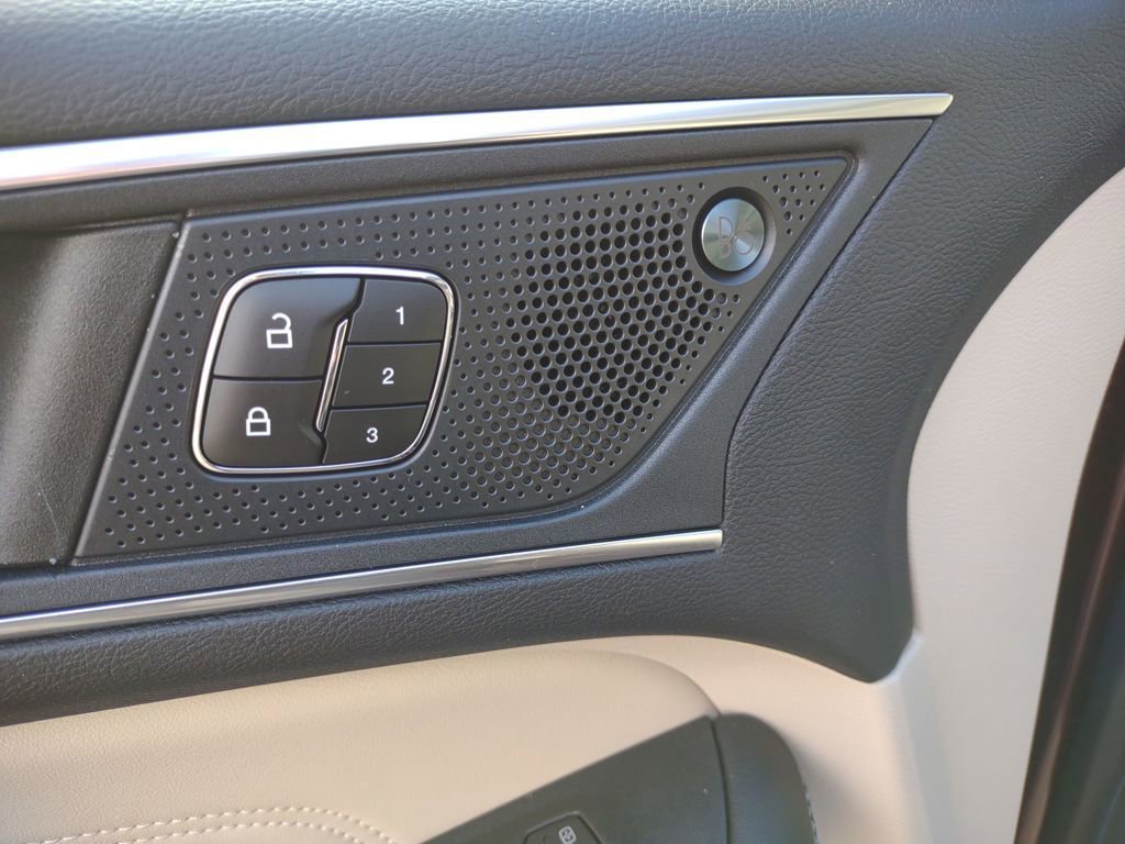 Used 2022 Ford Edge Titanium w/ Class II Trailer Tow Package image 31