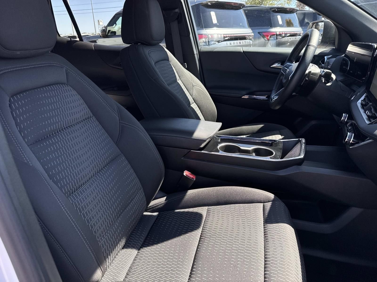 Used 2025 Chevrolet Equinox LT AWD/4WD image 12