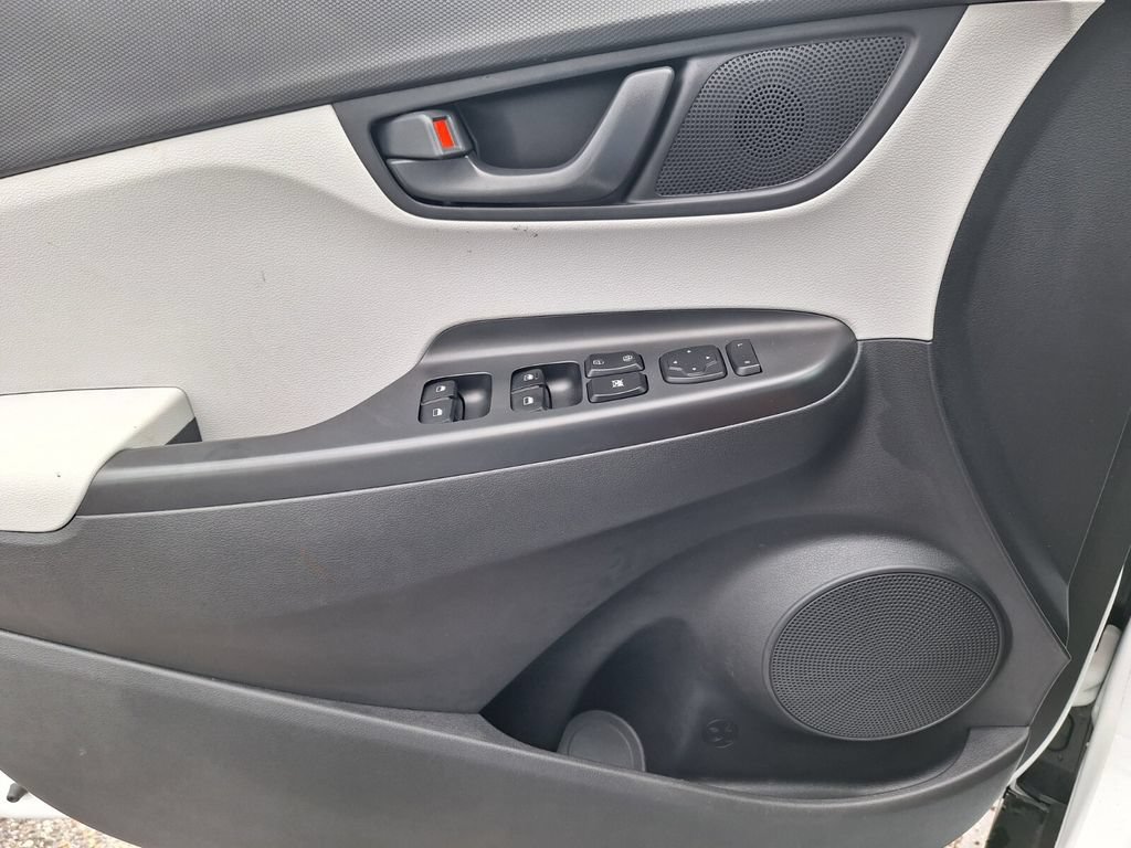 Used 2023 Hyundai Kona SE w/ Cargo Package FWD image 21