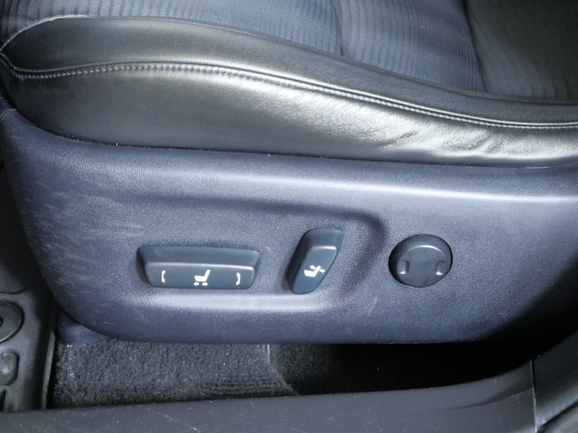 Used 2013 Lexus CT 200h w/ Seat Comfort Pkg FWD image 19