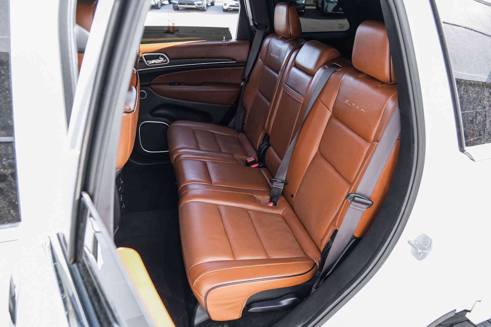 Used 2021 Jeep Grand Cherokee Summit AWD/4WD image 30