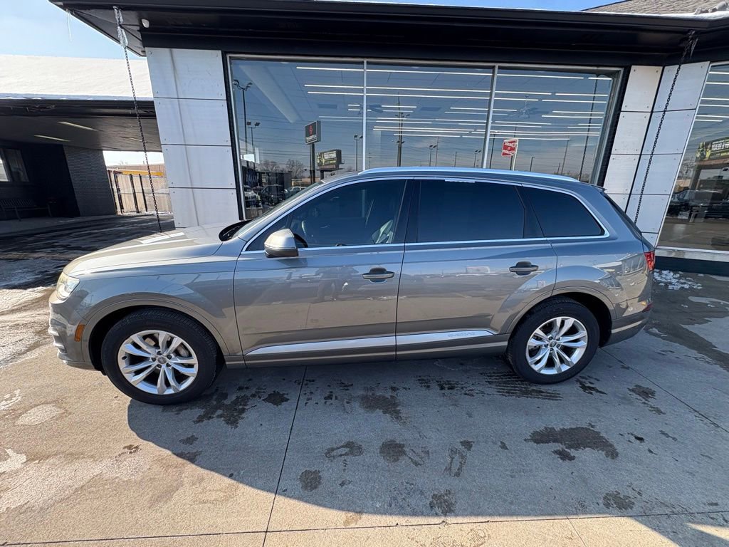 Used 2017 Audi Q7 3.0T Premium image 2