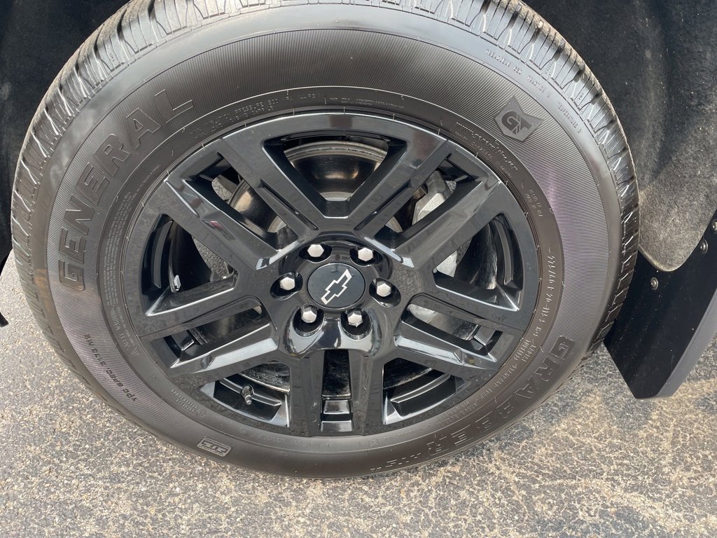 Used 2023 Chevrolet Silverado 1500 Custom w/ LPO, Dark Essentials Package image 2