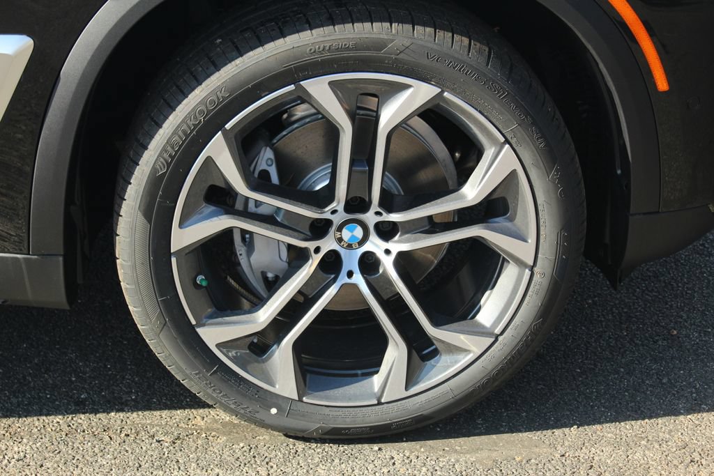Used 2026 BMW X5 xDrive40i w/ Climate Comfort Package AWD/4WD image 11