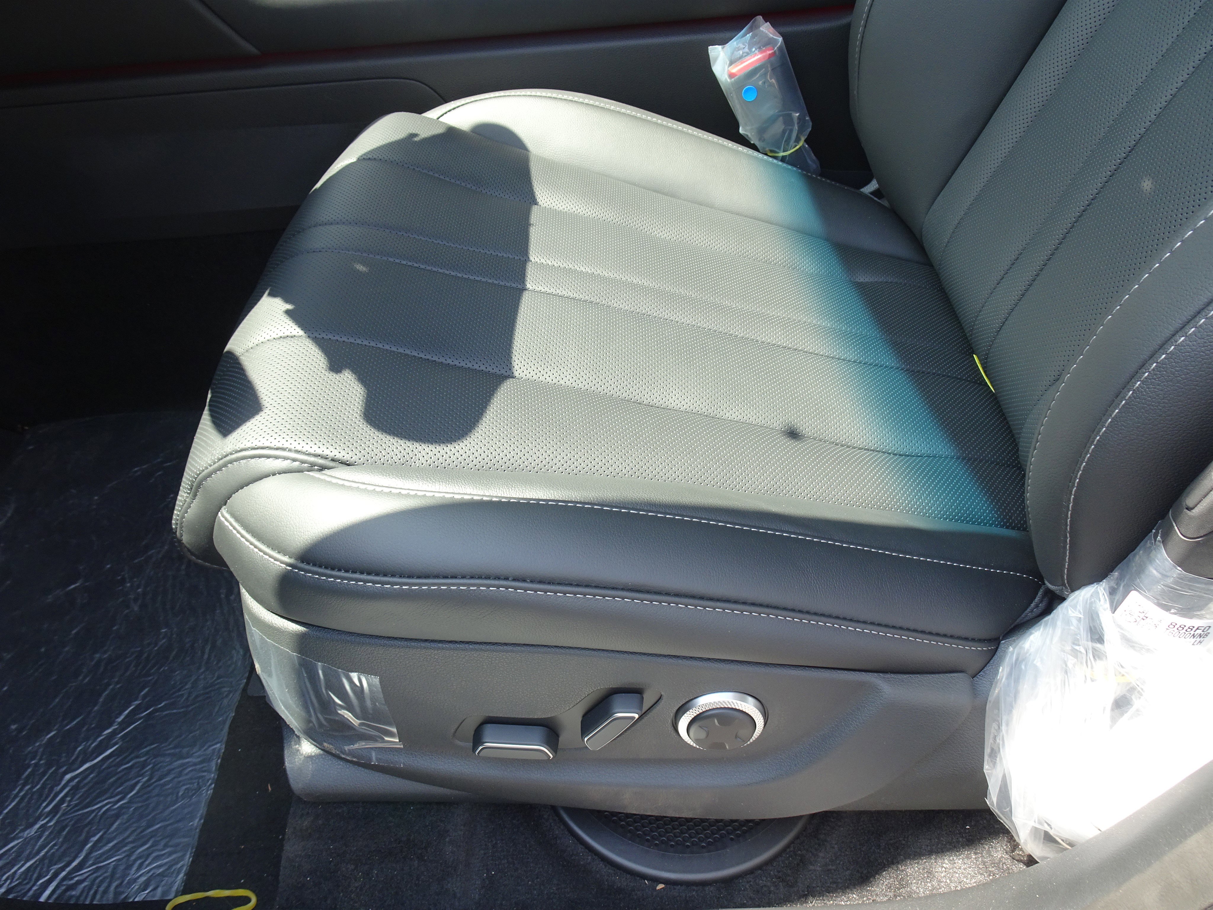 New 2025 Genesis GV80 2.5T Advanced image 9