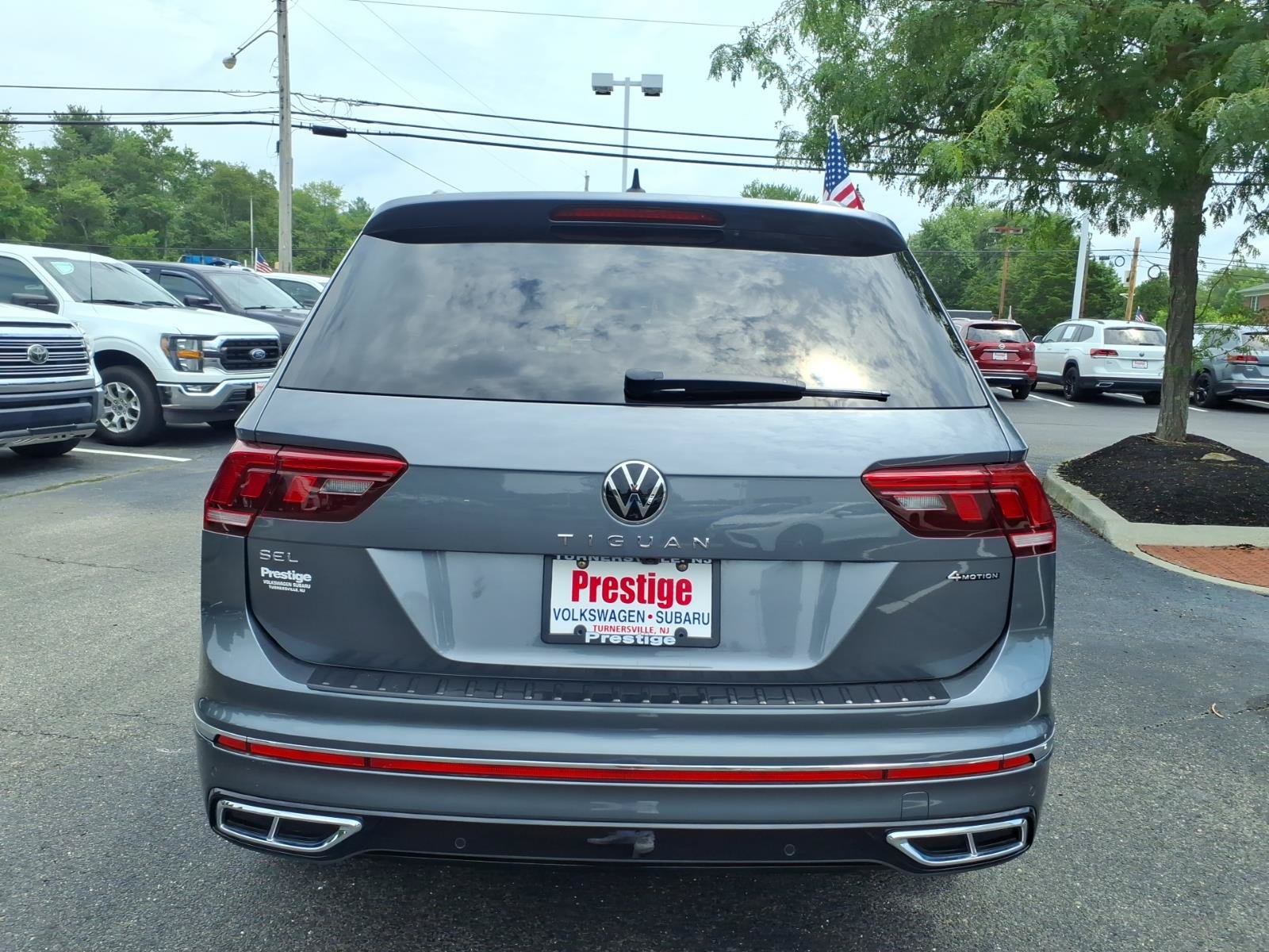 Certified 2023 Volkswagen Tiguan SEL R-Line AWD/4WD image 3