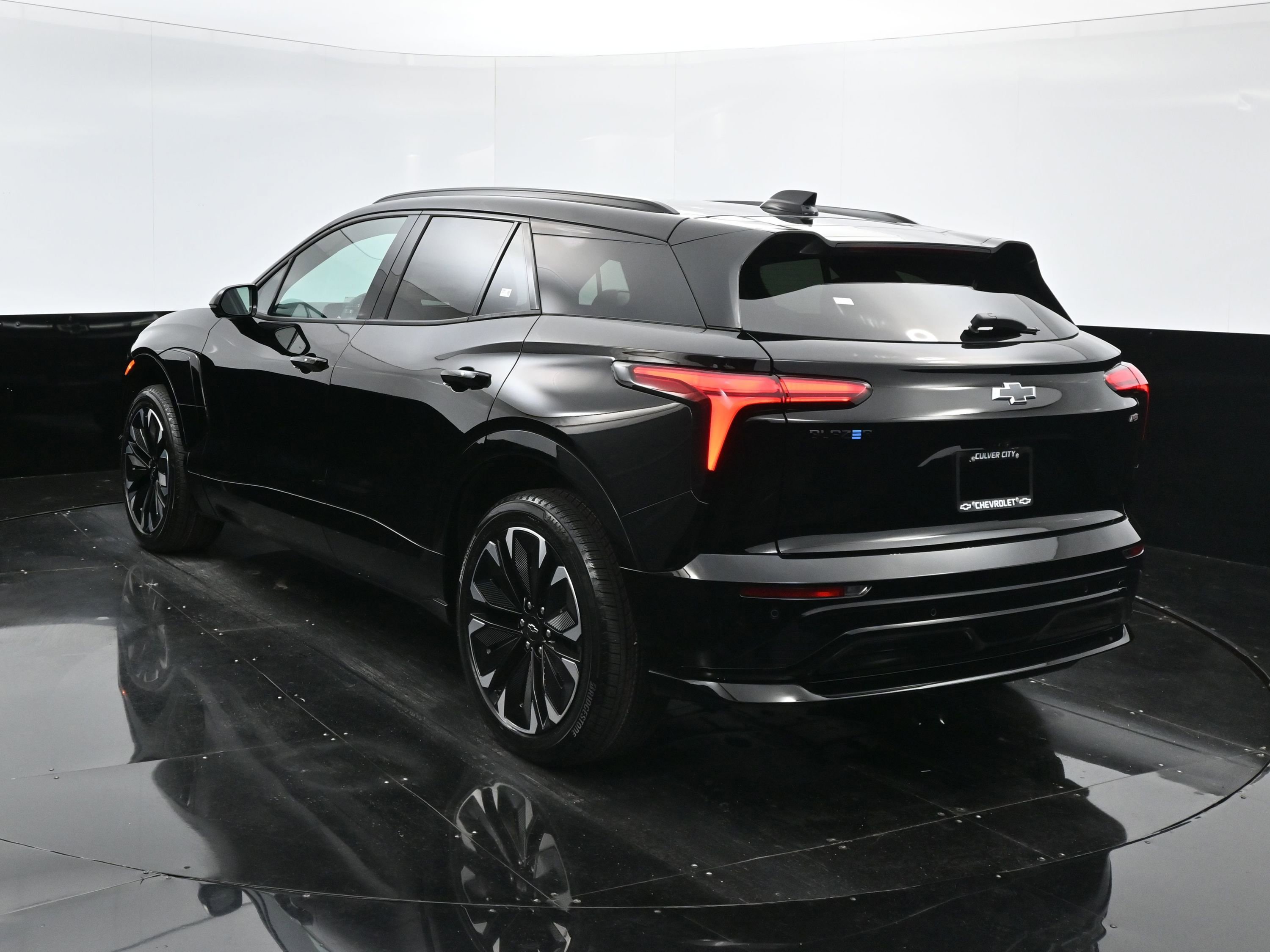 New 2025 Chevrolet Blazer EV RS image 5