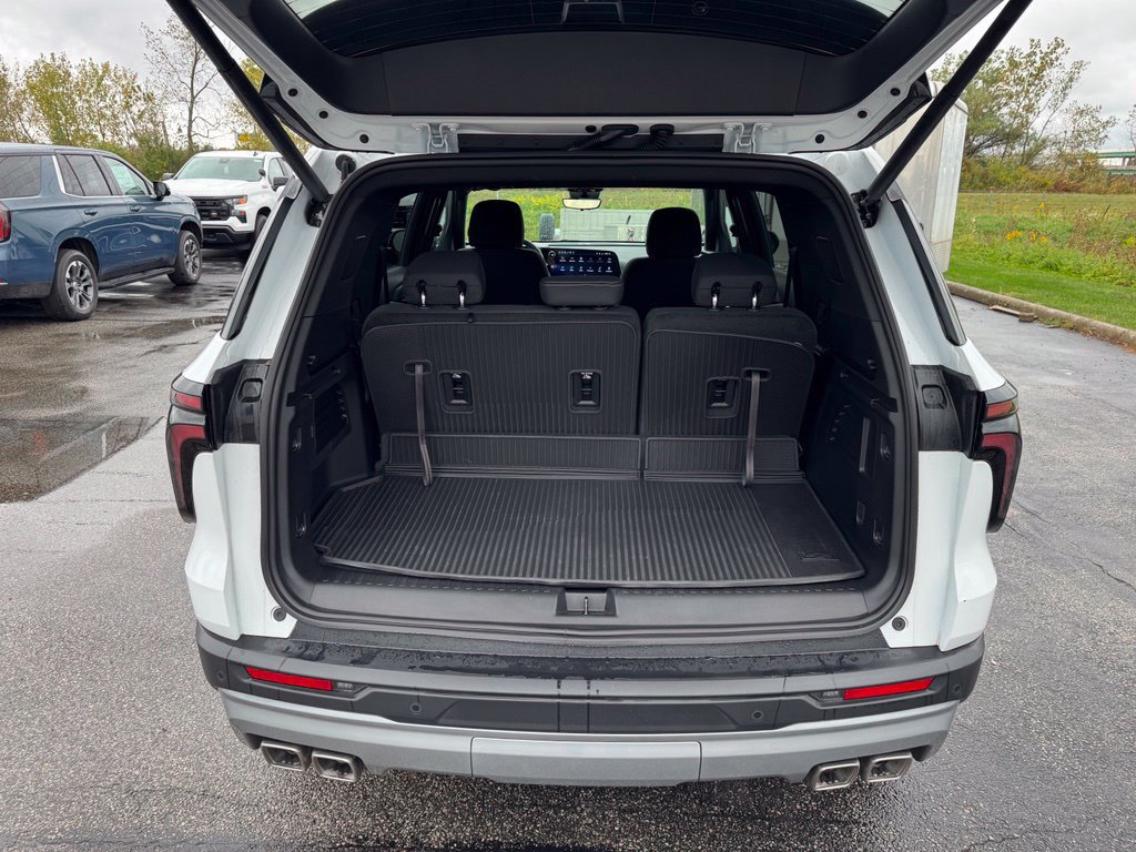New 2026 Chevrolet Traverse LT w/ Driver Confidence Package AWD/4WD image 27