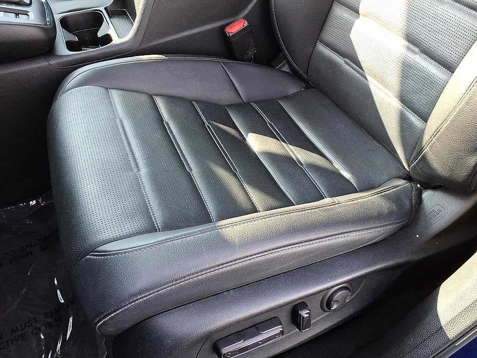 Used 2025 Honda CR-V EX-L image 16