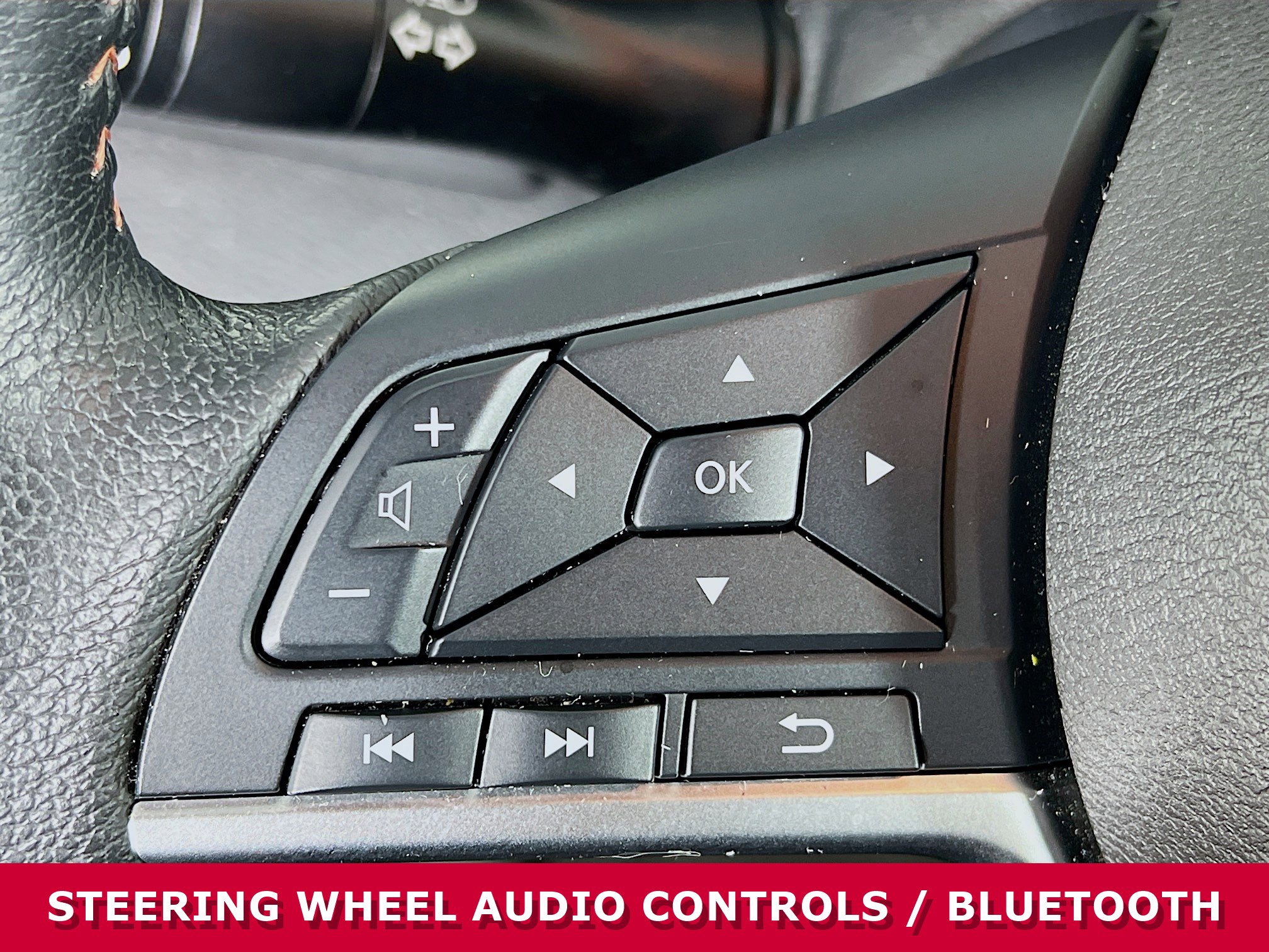 Used 2023 Nissan Kicks SR image 13