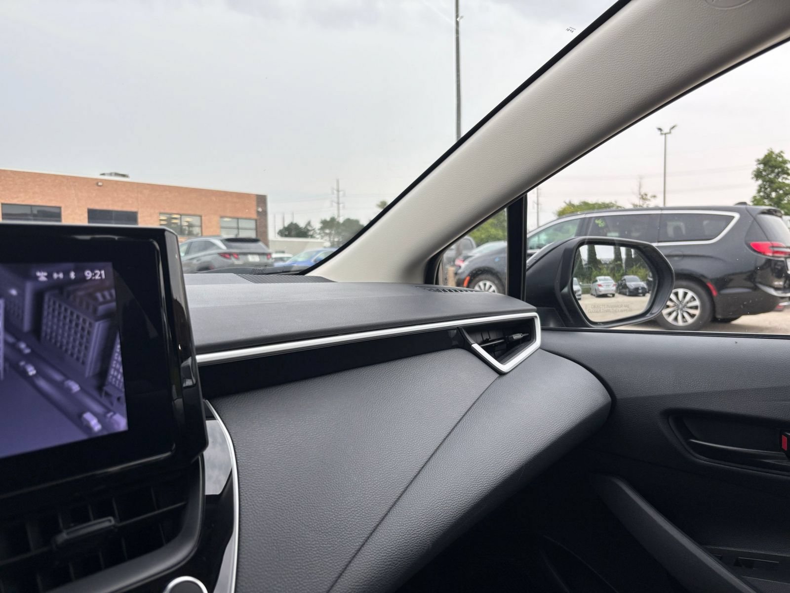 Used 2025 Toyota Corolla LE FWD image 33