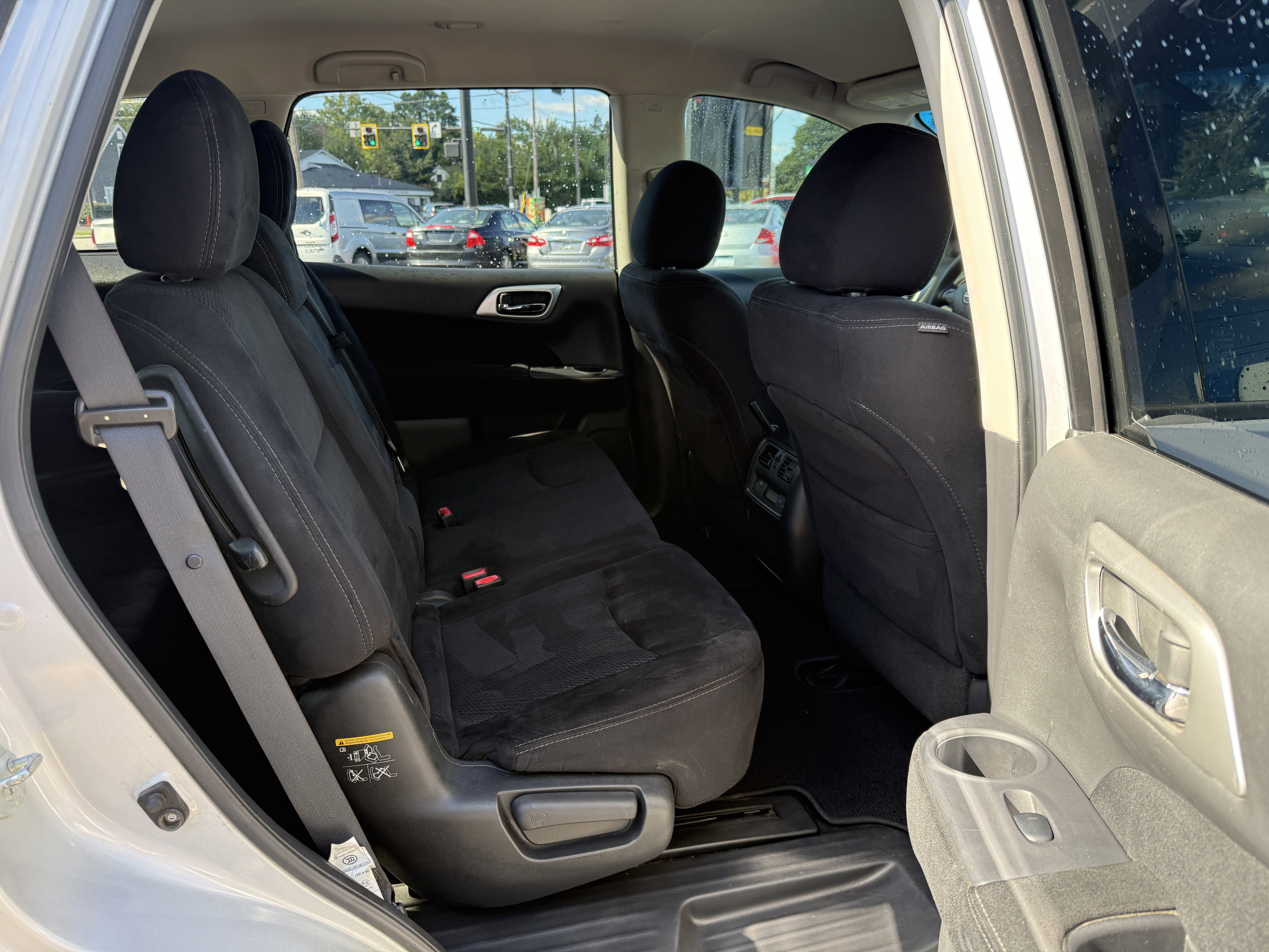 Used 2015 Nissan Pathfinder S image 18