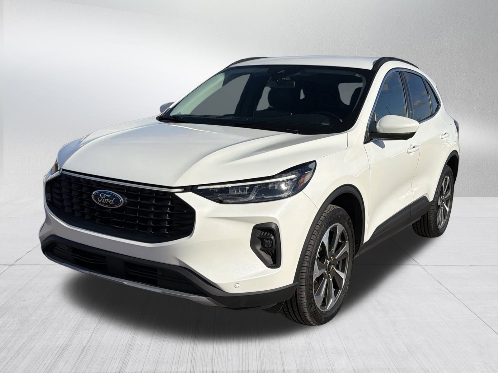 Used 2024 Ford Escape Platinum image 6