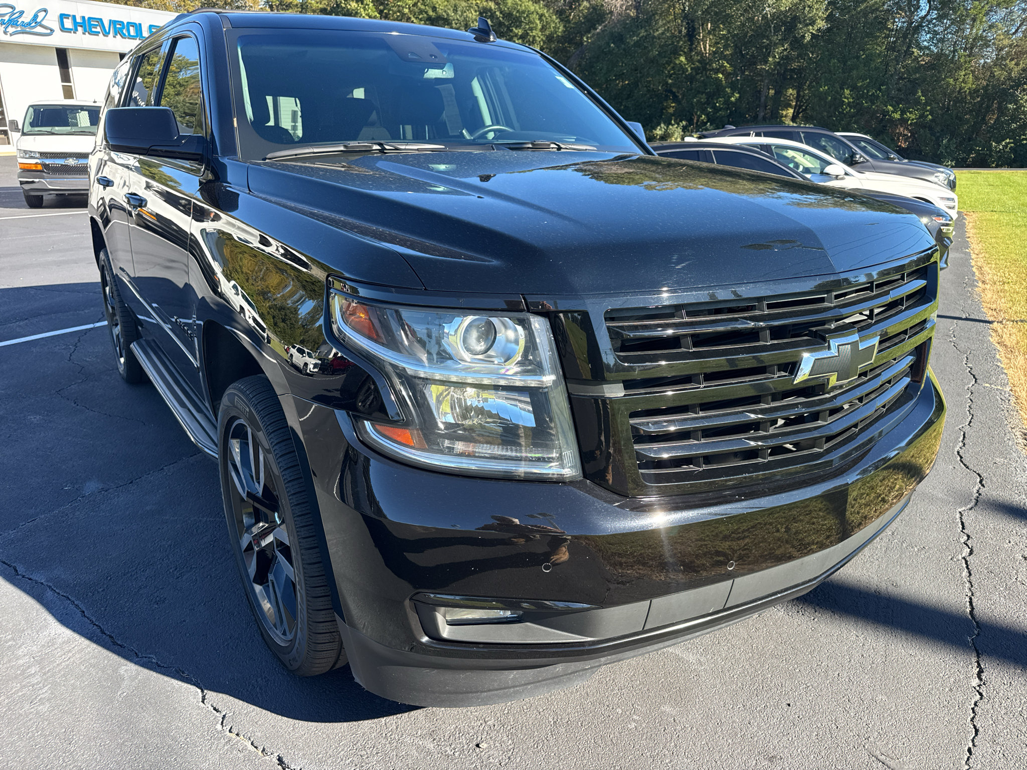 Used 2019 Chevrolet Tahoe Premier AWD/4WD image 2