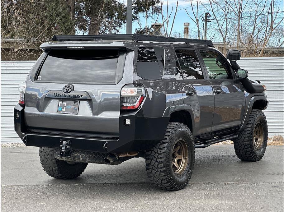 Used 2018 Toyota 4Runner TRD Off-Road AWD/4WD image 10