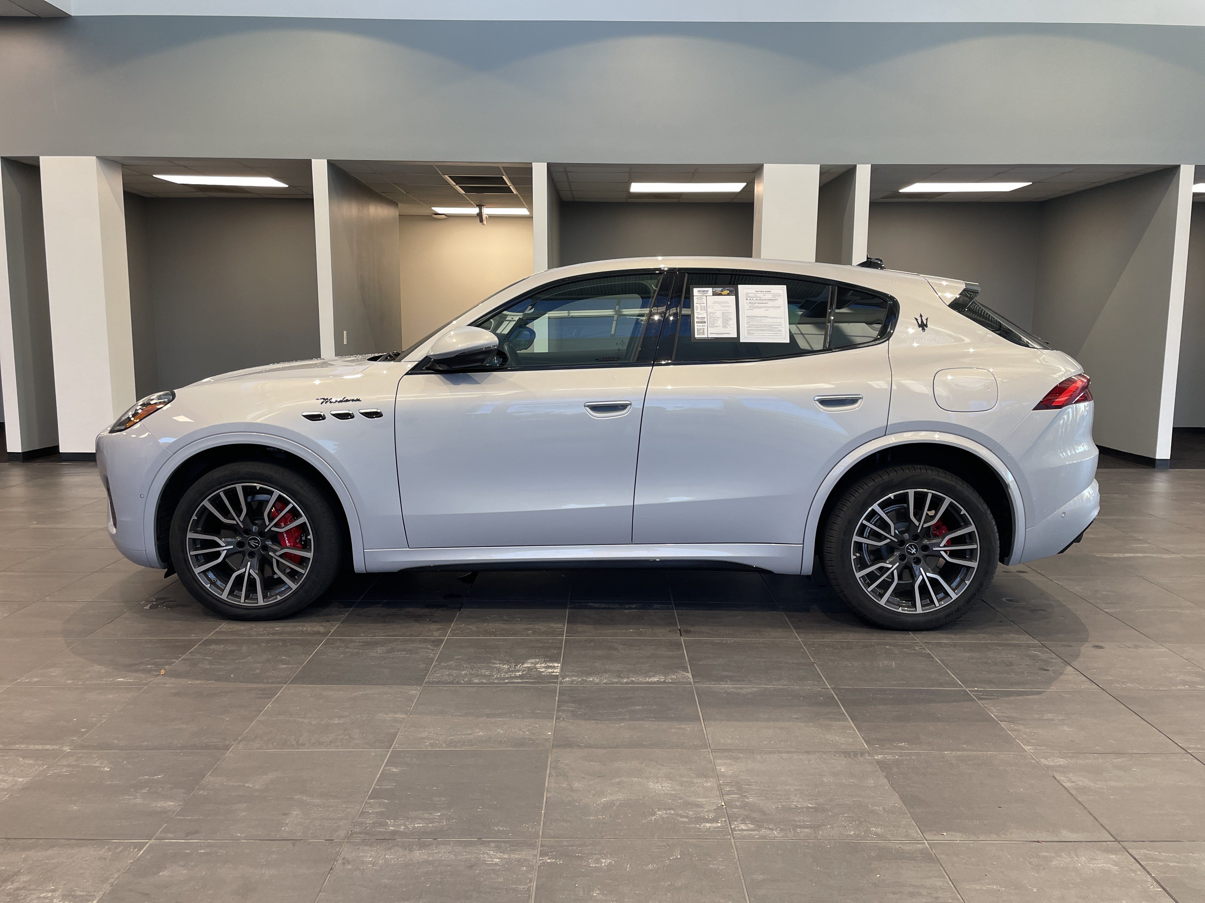 Used 2023 Maserati Grecale Modena AWD/4WD image 7