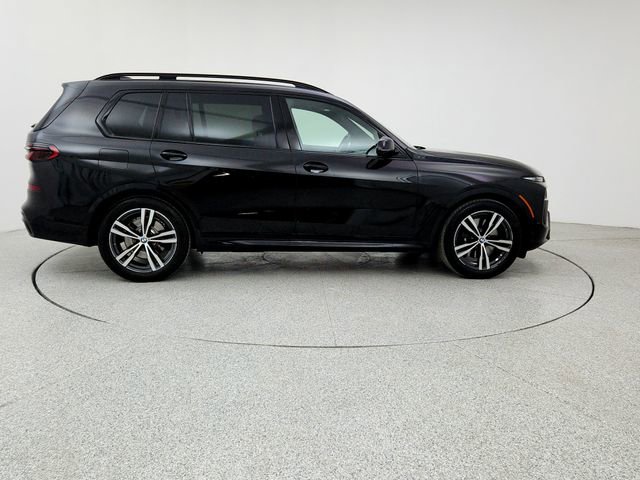 Used 2023 BMW X7 xDrive40i w/ M Sport Package image 4