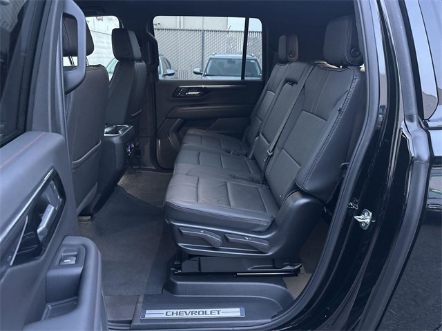 Used 2025 Chevrolet Suburban RST image 23