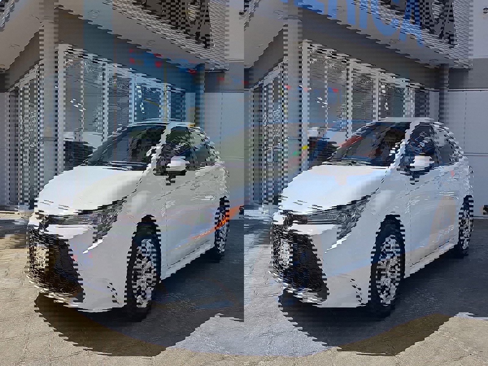 Used 2021 Toyota Corolla LE image 2