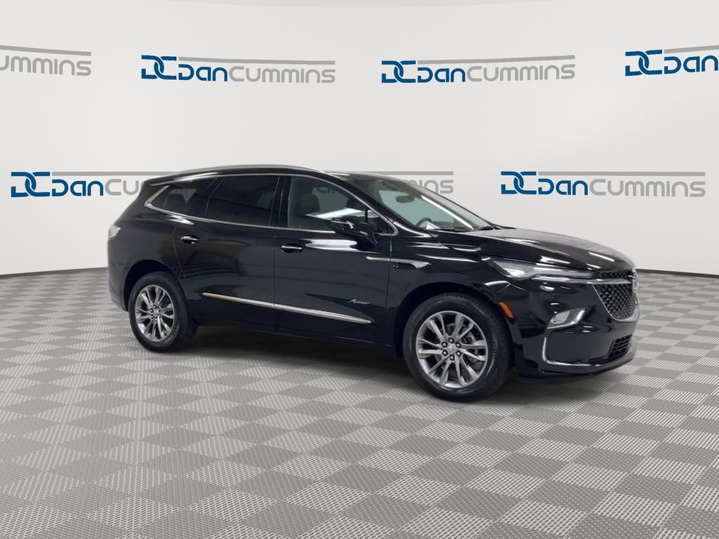 Used 2024 Buick Enclave Avenir AWD/4WD image 2
