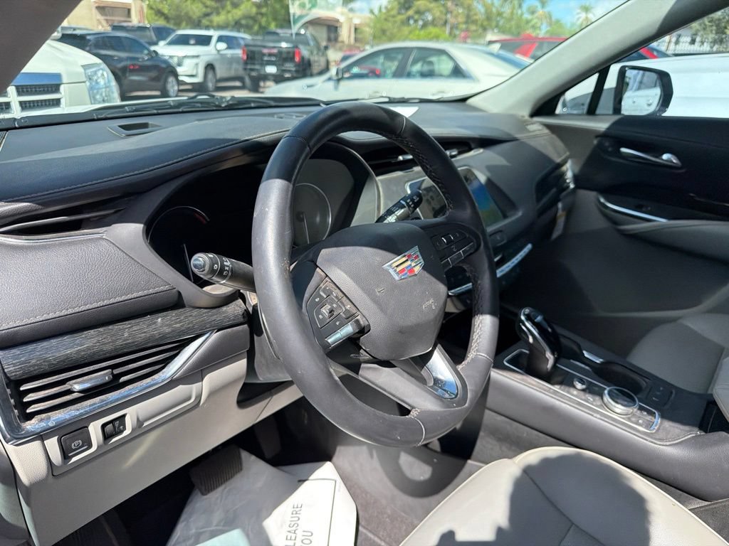 Certified 2022 Cadillac XT4 Premium Luxury w/ Enhanced Visibility Package FWD image 2