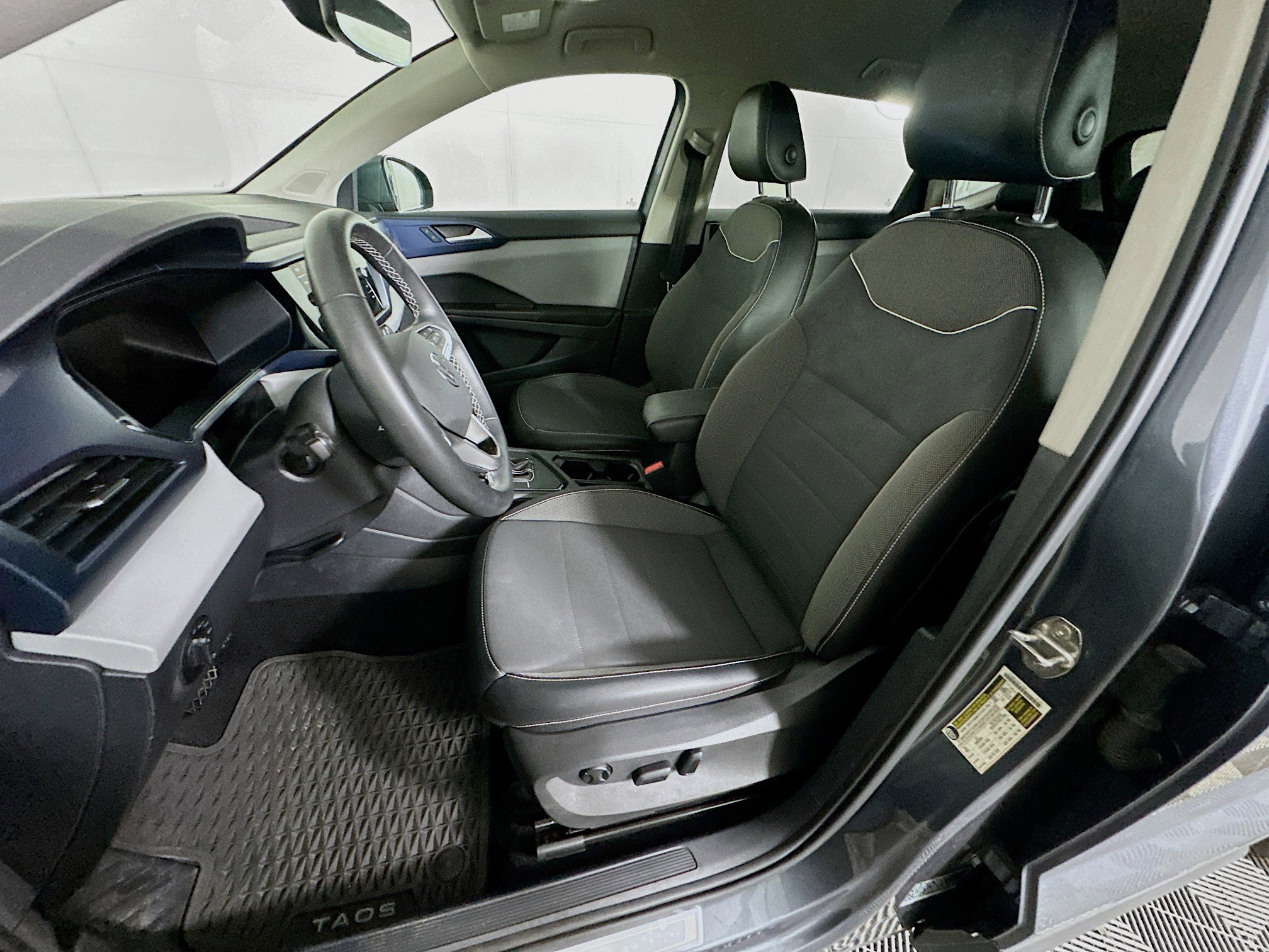 Used 2023 Volkswagen Taos SE image 13