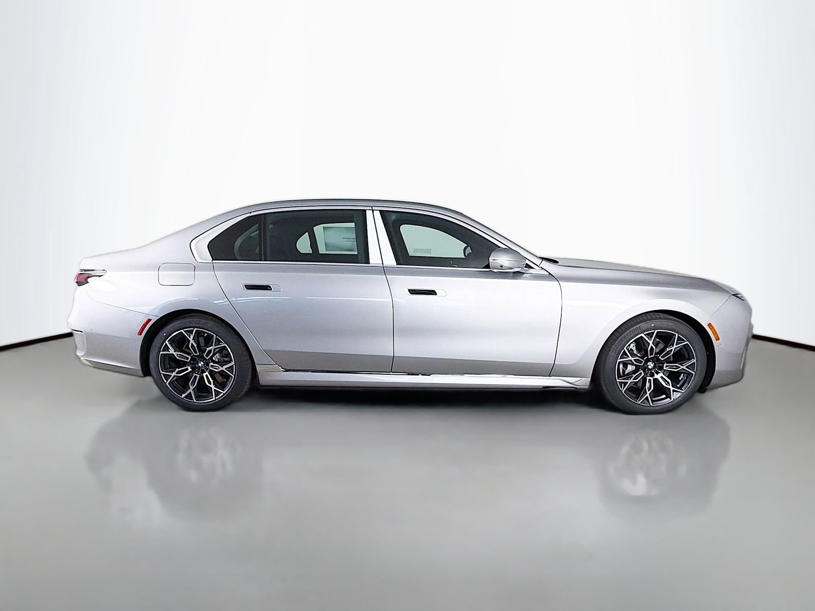 New 2026 BMW i7 xDrive60 AWD/4WD image 8