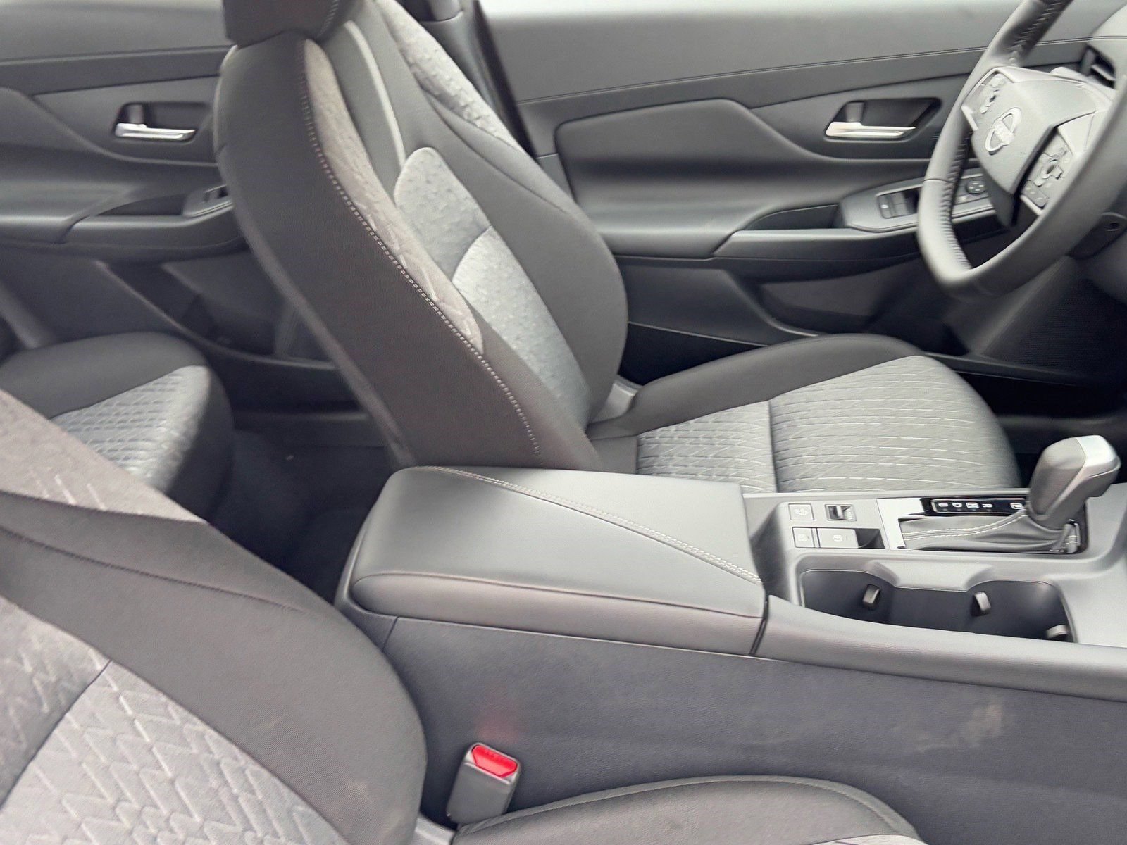 New 2026 Nissan Sentra SV w/ SV Convenience Package FWD image 9