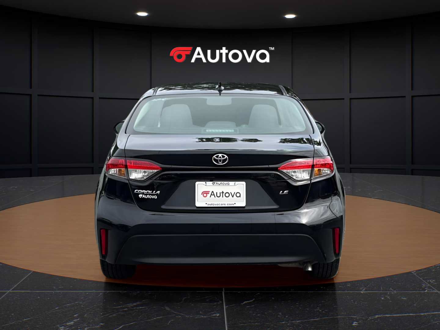 Used 2025 Toyota Corolla LE FWD image 4