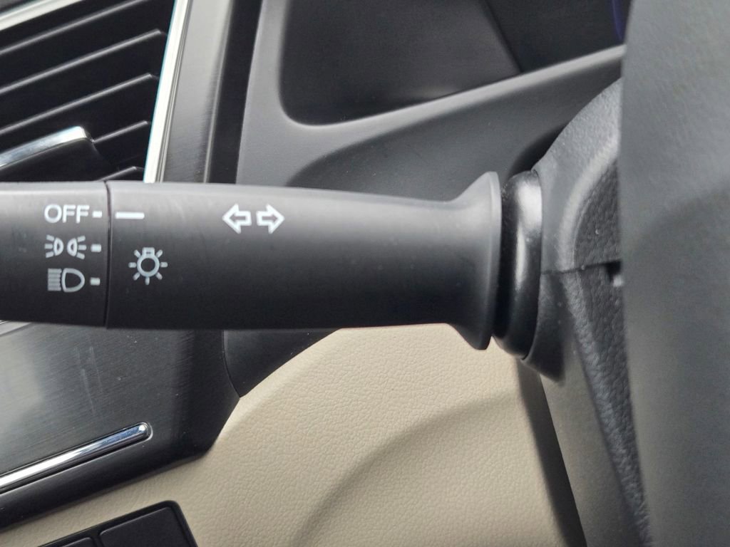 Used 2015 Honda Civic SE image 21