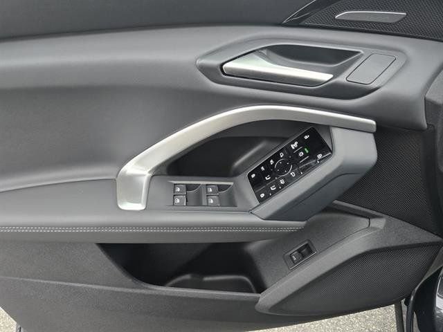 Used 2025 Audi Q5 Premium Plus w/ Premium Plus image 28