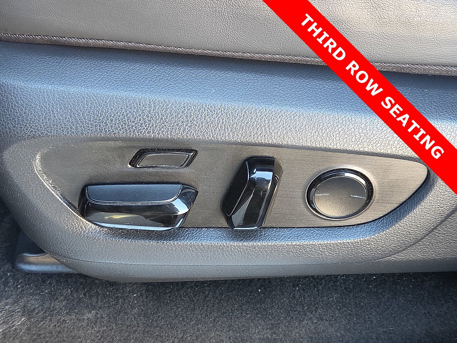 Used 2024 Lexus GX 550 w/ Accessory Package (31) image 16