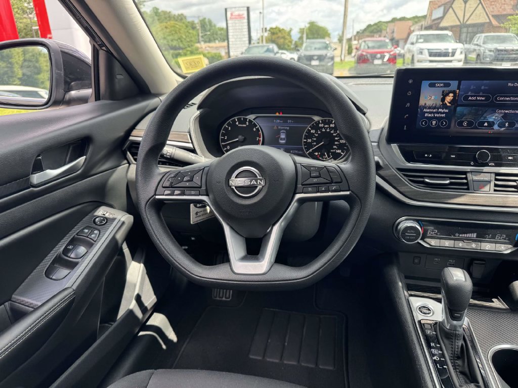 Certified 2025 Nissan Altima 2.5 SV w/ SV Special Edition Package AWD/4WD image 15