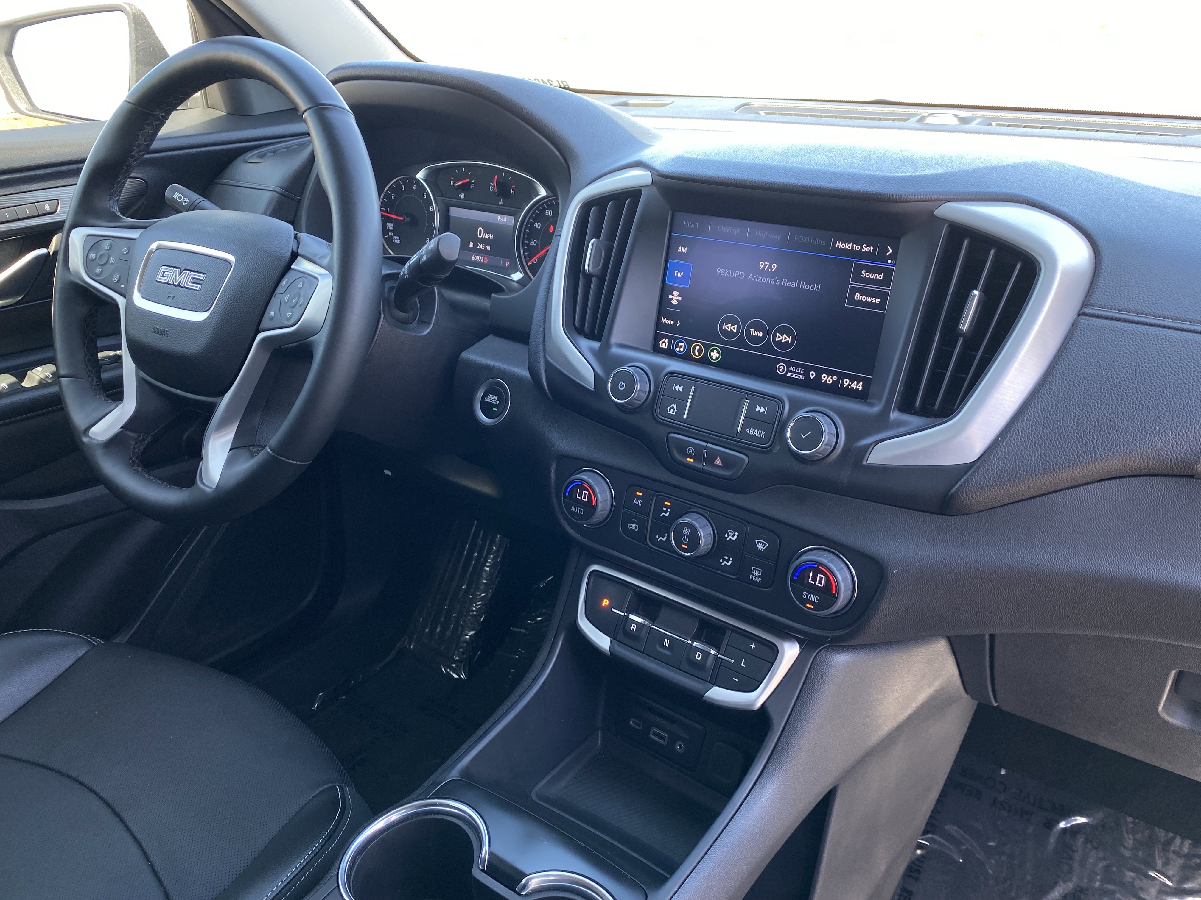 Used 2024 GMC Terrain SLT AWD/4WD image 12