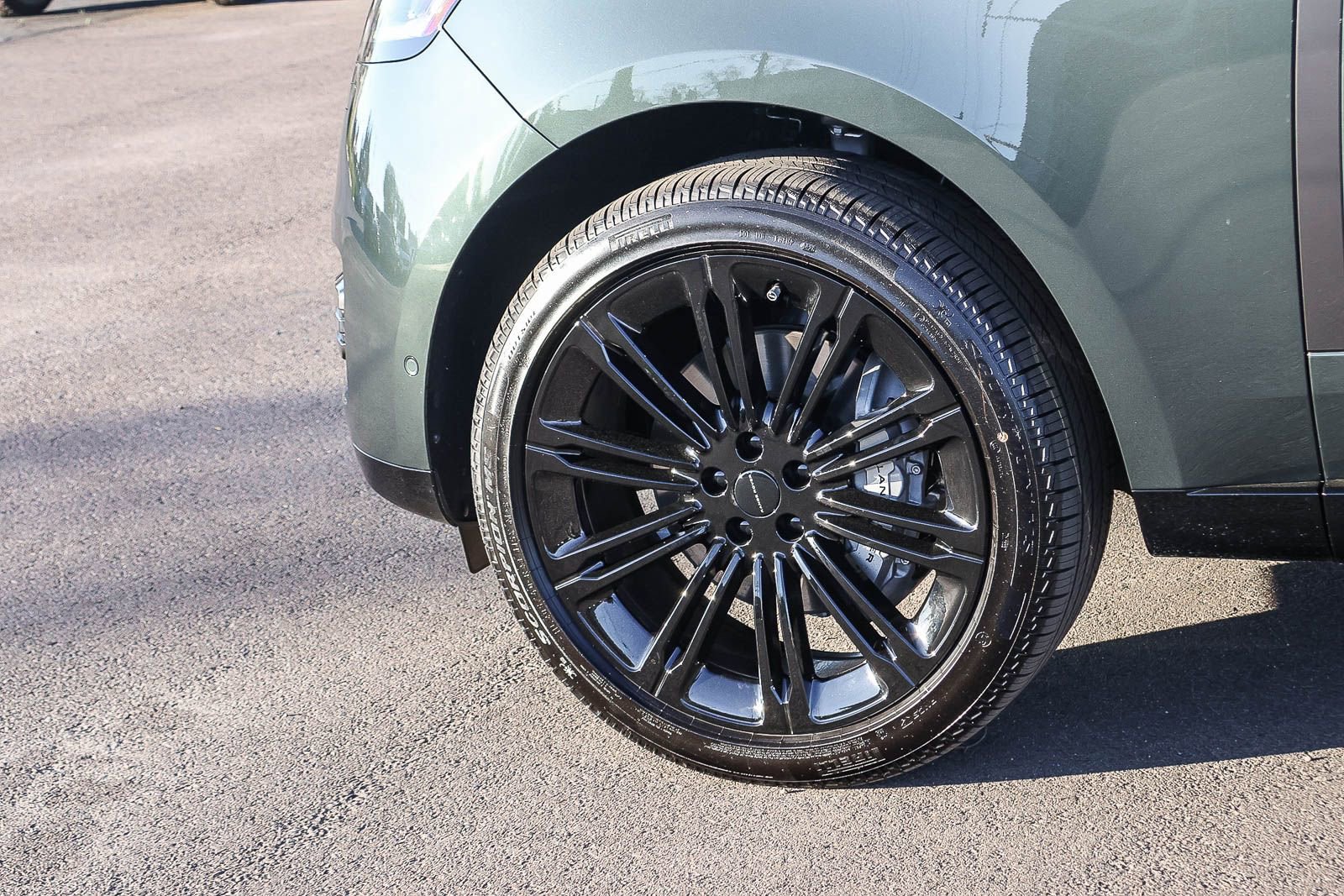 New 2026 Land Rover Range Rover SE image 9