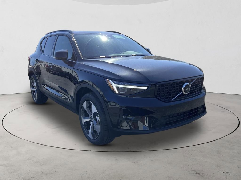New 2026 Volvo XC40 B5 Plus w/ Protection Package Premier AWD/4WD image 7