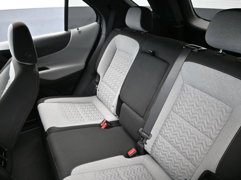 Used 2023 Chevrolet Equinox LS image 36