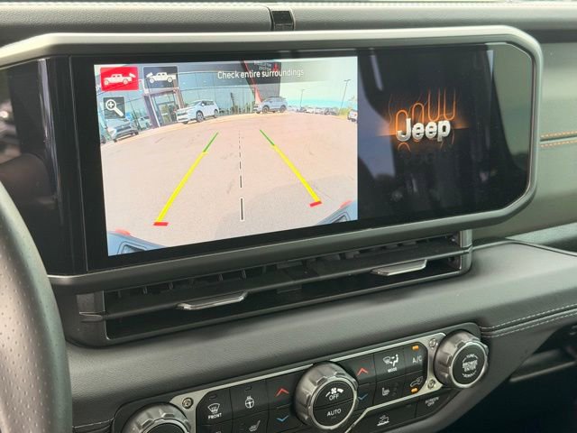 Used 2024 Jeep Gladiator Mojave w/ Technology Group AWD/4WD image 33