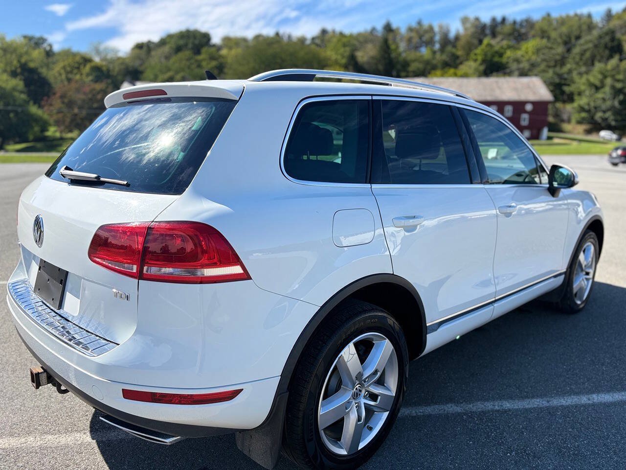 Used 2014 Volkswagen Touareg TDI AWD/4WD image 12