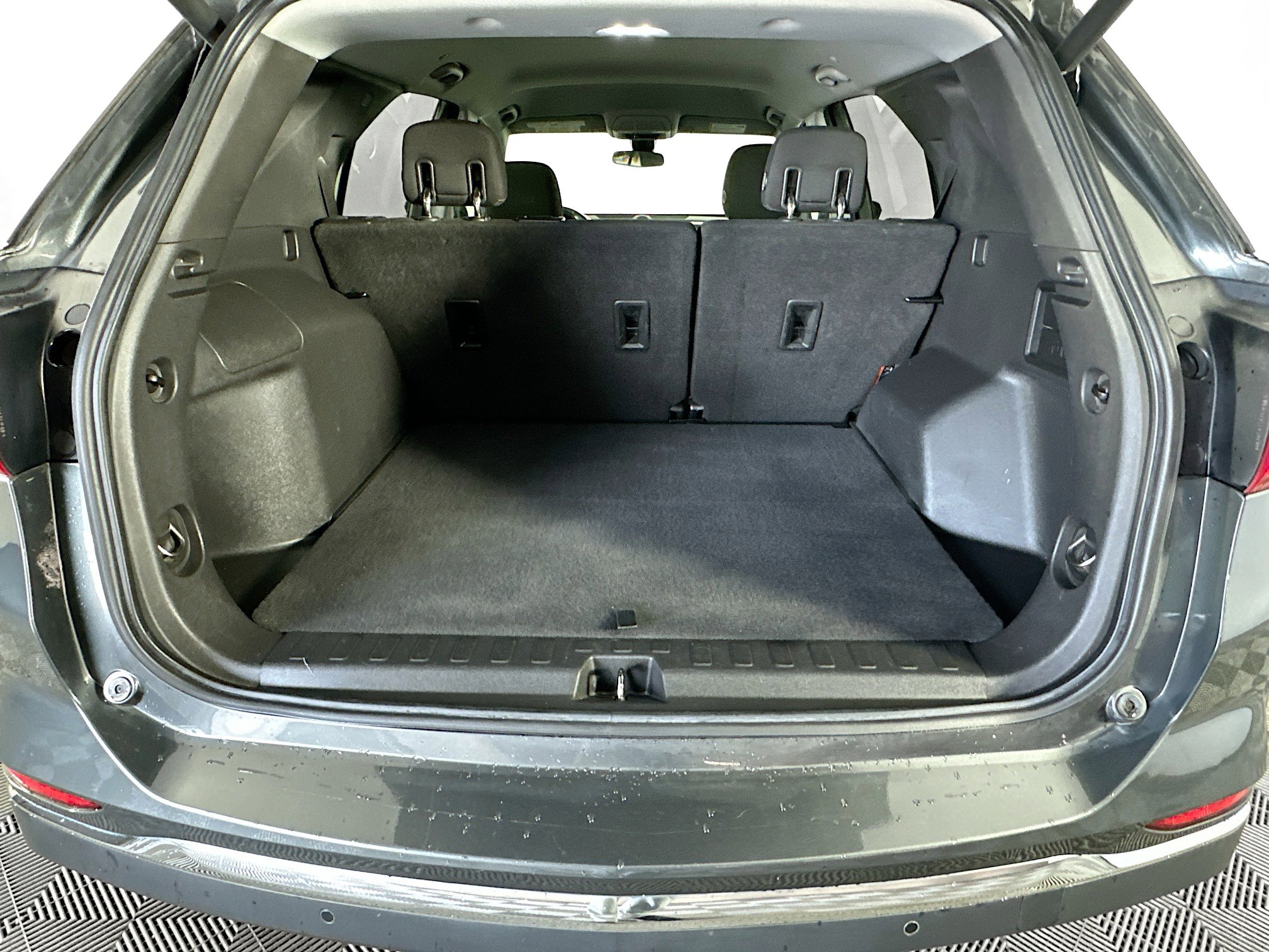 Used 2020 Chevrolet Equinox LT FWD image 28