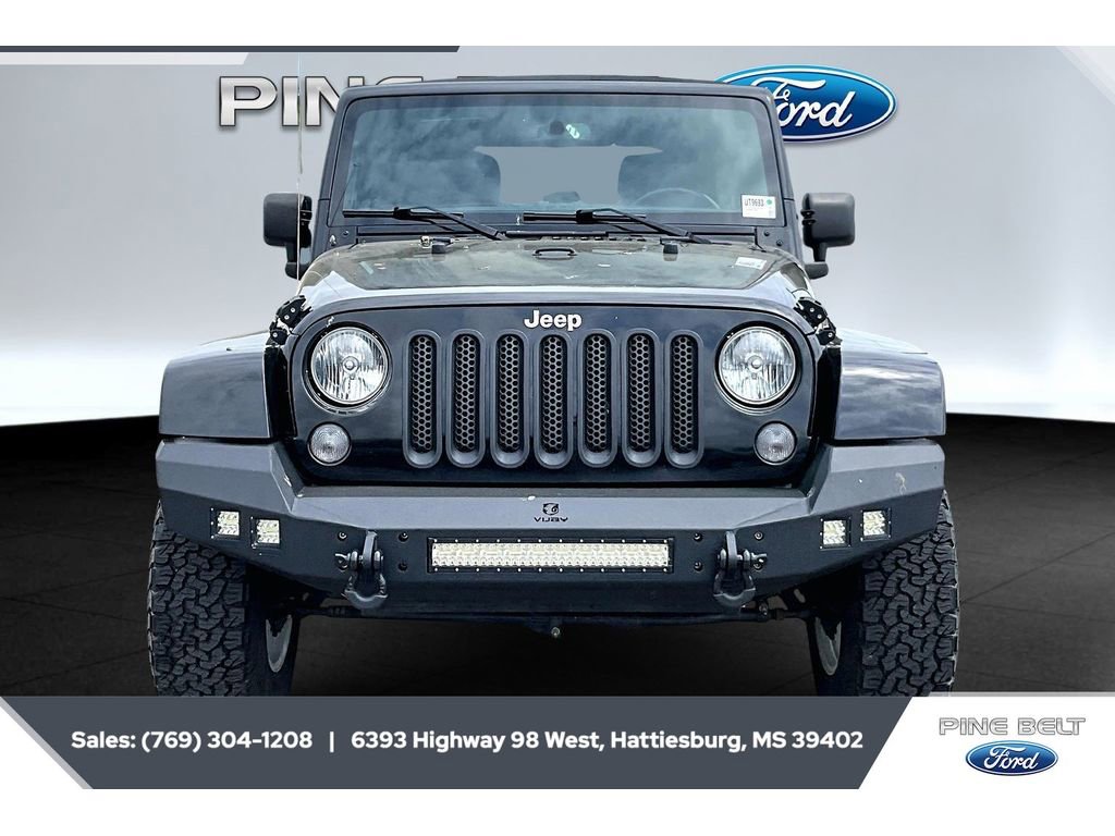 Used 2015 Jeep Wrangler Unlimited Sahara w/ Connectivity Group image 3