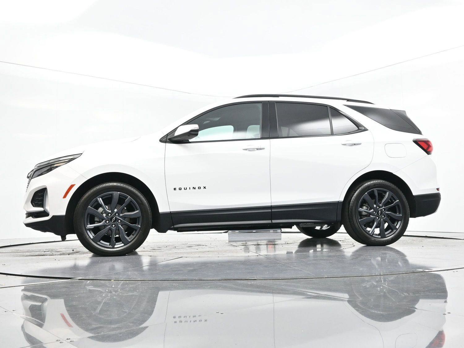 Used 2023 Chevrolet Equinox RS image 44