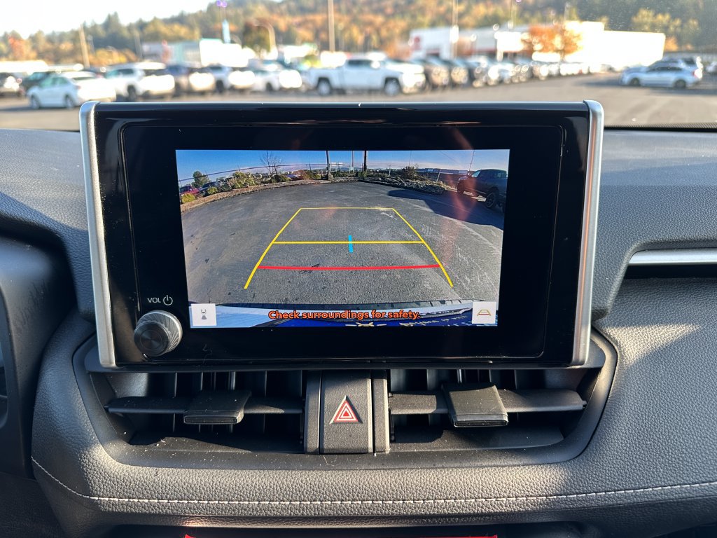 Certified 2025 Toyota RAV4 LE AWD/4WD image 17