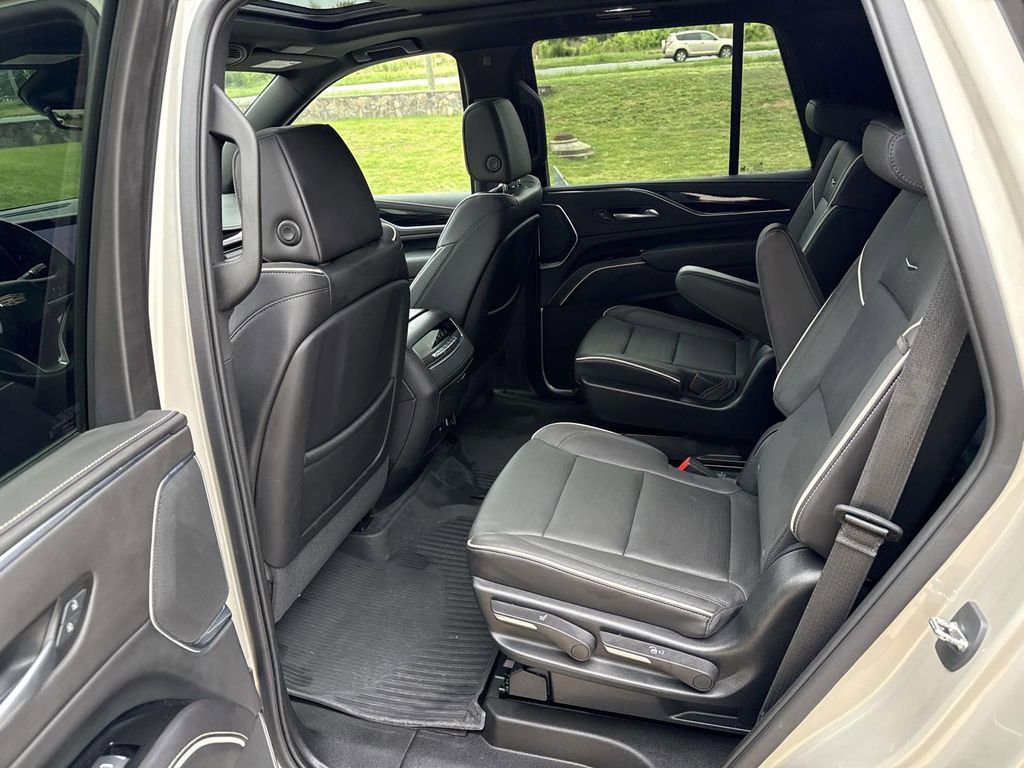 Used 2023 Cadillac Escalade Sport w/ LPO, ONYX Package AWD/4WD image 10