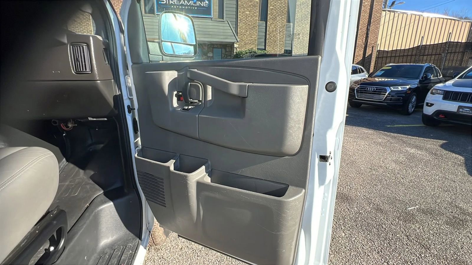 Used 2023 GMC Savana 2500 Extended image 25