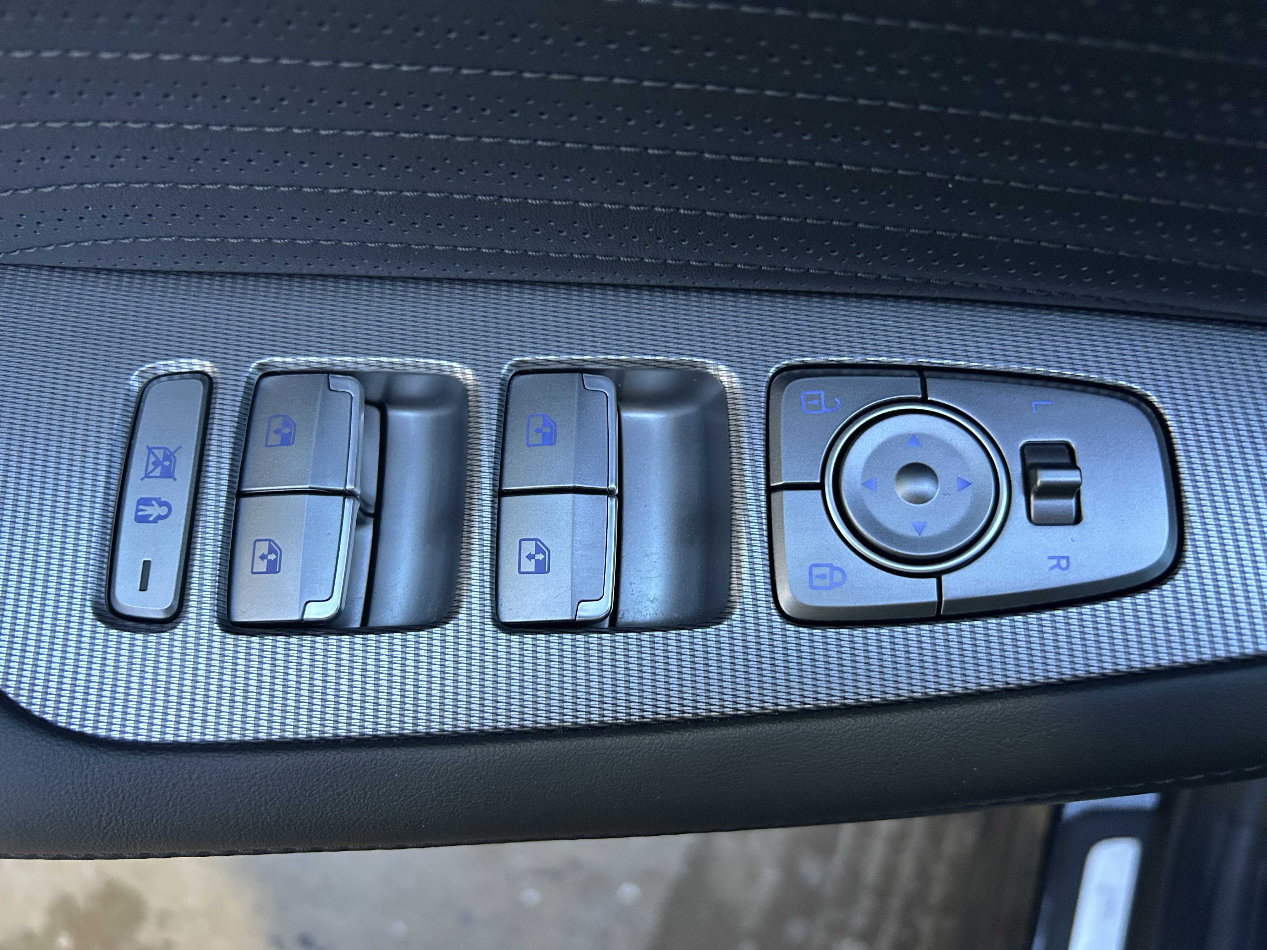 Used 2023 Hyundai Palisade Calligraphy image 16